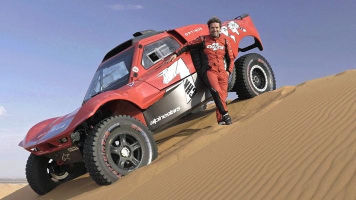 Carlos Checa e la seconda vita sulle quattro ruote: l’ex pilota di MotoGP e Wsbk, Campione del Mondo 2011 delle derivate di serie in sella alla Ducati, sarà al via della Dakar 2022 con il team francese MD Rallye Sport. Si tratterà della prima volta per lo