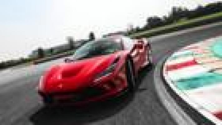 Ferrari F8: tributo in pista