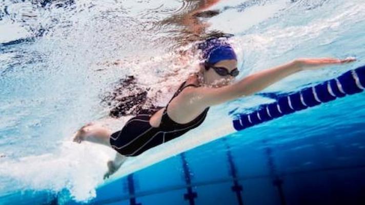 benefici nuoto cellulite