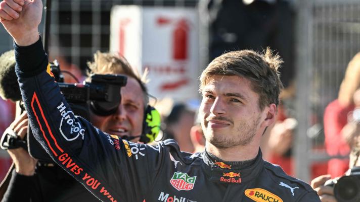 Verstappen esulta per la pole in Austria