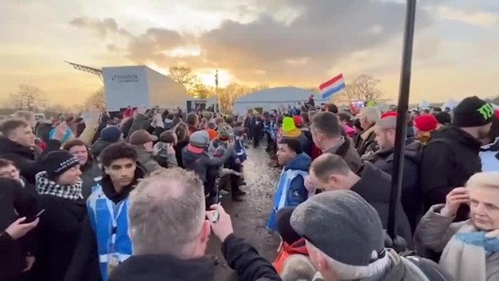 Con il trionfo di Mathieu Van der Poel cala il sipario sul Campionato del Mondo ciclocross di Hoogerheide. L'olandese vince il duello contro Wout van Aert, battuto allo sprint sul rettilineo di fronte ad una festosissima platea. (video di Luca Gialanella)