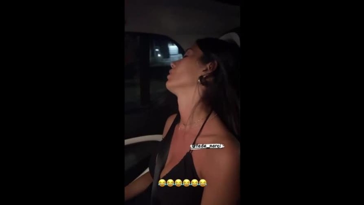 In video pubblicato su Instagram, Alessandro Matri riprende la moglie Federica Nargi mentre dorme in auto. Ad un tratto l'ex attaccante della Juve prova a svegliarla a suo modo, ma lei non la prende benissimo...