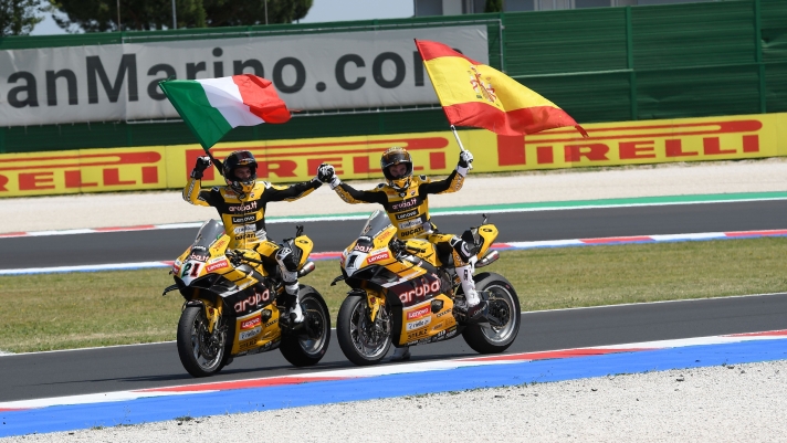 Bautista e Rinaldi esultano per la Ducati in livrea gialla