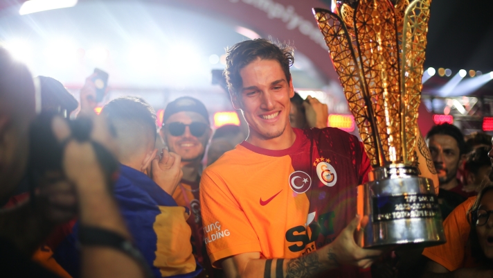 ISTANBUL, TURKEY - JUNE 4: Nicolo Zaniolo of Galatasaray lifts the Super Lig during the Super Lig match between Galatasaray and Fenerbahce at NEF Stadyumu on June 4, 2023 in Istanbul, Turkey. (Photo by Ahmad Mora/Getty Images)
