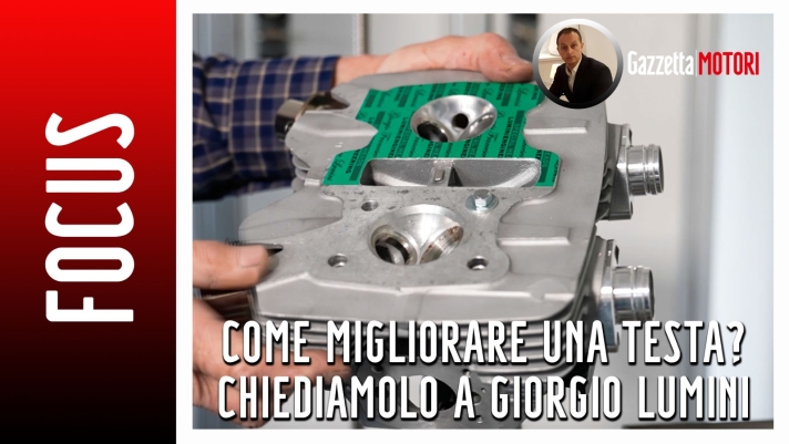 Giorgio Lumini è da anni uno dei migliori preparatori in circolazione per quanto riguarda la fluidodinamica dei motori. La sua maestria, frutto di profonda preparazione, grande esperienza e impareggiabile sensibilità, ha raccolto successi invidiabili sia con le 2 con con le 4 ruote. E non solo. In questo video ci spiega trucchi e malizie per il perfezionamento dei condotti delle teste perché "tutti i motori si possono migliorare"