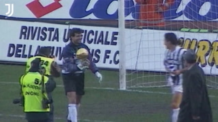 Ripercorriamo il 1993, quando l'attaccante della Juventus Roberto Baggio vinse il Pallone d'Oro.