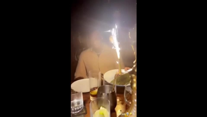 Tammy Abraham, attaccante della Roma, ha festeggiato il compleanno con la sua compagna: ecco il video pubblicato sui social