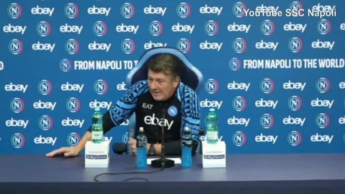 L'allenatore del Napoli in conferenza.