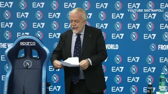 Il presidente del Napoli si sfoga prima della conferenza stampa del suo allenatore Mazzarri. (da Youtube SSC Napoli)