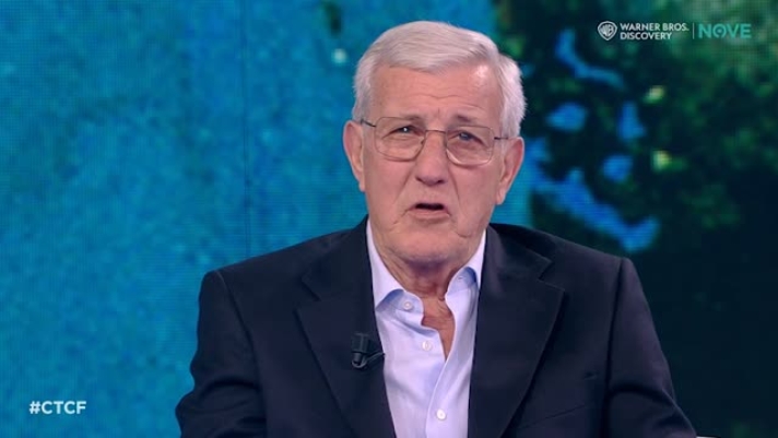 (LaPresse) Marcello Lippi tra gli ospiti di Fabio Fazio a 'Che tempo che fa' sul Nove. "Io ho sempre creduto nella vittoria, ho sempre cercato di trasmettere ai miei giocatori questa mentalità: andare a partecipare a una manifestazione per vincere. Eravamo convinti di poter vincere questa Coppa. Io ero convintissimo e ho cercato di convincerli tutti e ci sono riuscito", ha raccontato l'ex ct azzurro che ha aggiunto: "Dico sempre che ho avuto due cose straordinarie nella mia vita: la mia famiglia e la Coppa del Mondo vinta in Germania. La scelta di inserire quattro attaccanti contro la Germania? In quel momento la squadra era forte e in forma, avevamo una difesa in cui non passava neanche una nocciolina. Allora ho rischiato e ho messo quattro attaccanti… e vediamo chi la vince”.