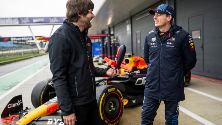 Riprese a oltre 300 km/h: il drone veloce quanto la Red Bull di Max Verstappen