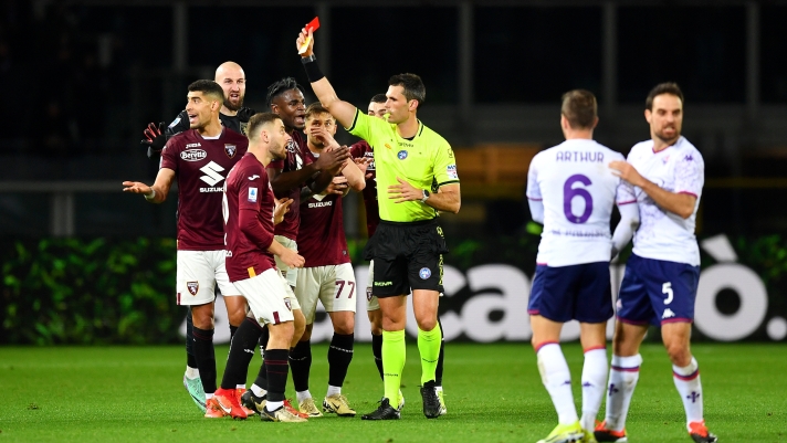 TURIN, ITALY - MARCH 02: Referee Matteo Marchetti shows Samuele Ricci of Torino FC (not pictured) a red card during the Serie A TIM match between Torino FC and ACF Fiorentina at Stadio Olimpico di Torino on March 02, 2024 in Turin, Italy. (Photo by Valerio Pennicino/Getty Images)