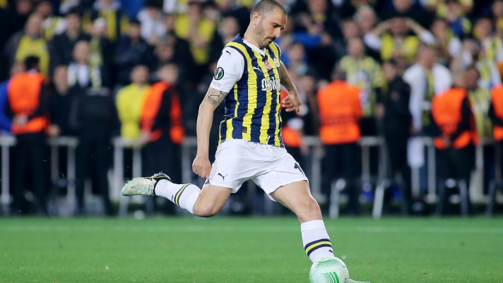 ISTANBUL, TURKEY - APRIL 18: Leonardo Bonucci of Fenerbahce  misses the team's fifth penalty in the penalty shoot out, after Konstantinos Tzolakis of Olympiakos (not pictured) makes a save, in the penalty-shootout during the UEFA Europa Conference League 2023/24 Quarter-final second leg match between Fenerbahçe and Olympiacos FC at  on April 18, 2024 in Istanbul, Turkey. (Photo by Ahmad Mora/Getty Images) (Photo by Ahmad Mora/Getty Images)