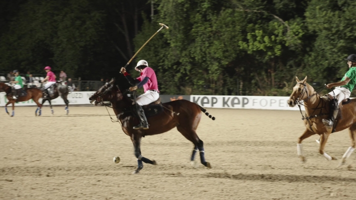 Il capitano della Nazionale di Polo Stefano Giansanti ci racconta la magia di questo sport di squadra.