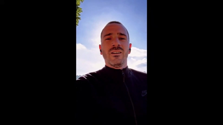 Lavora sodo Leonardo Bonucci. L'ex difensore della Juventus dopo essersi ritirato mostra sui social il video del suo allenamento