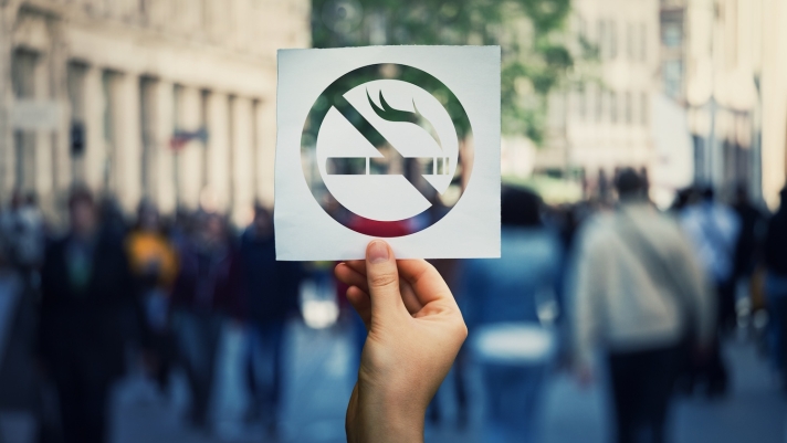 La Svezia sconfigge il fumo: dallo snus alle bustine di nicotina, ecco la strategia vincente