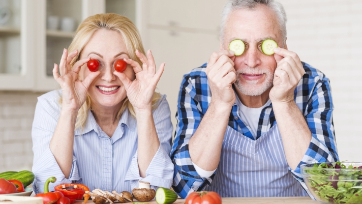 Dieta e longevità: come le scelte alimentari a 40 anni influenzano la salute a 70