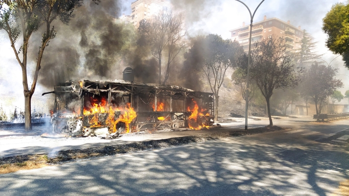 MOTORI Autobus a fuoco