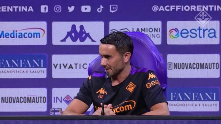 L'allenatore della Fiorentina in conferenza.