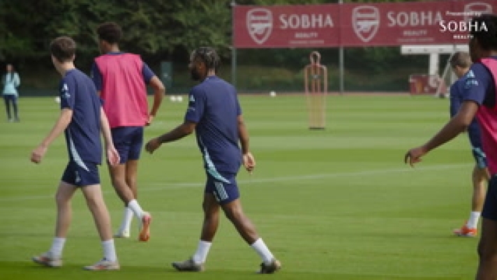 Raheem Sterling ha completato il suo primo allenamento come giocatore dell'Arsenal dopo il suo trasferimento in prestito dal Chelsea.