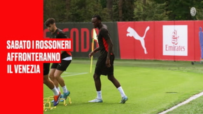 L'ultimo arrivato Tammy Abraham è pronto a debuttare a San Siro nella partita di Serie A del Milan contro il Venezia.