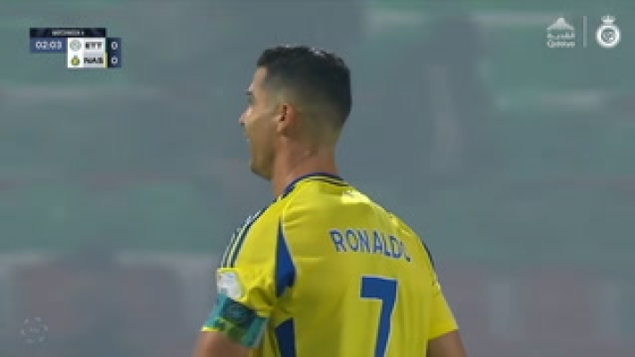 Guarda i momenti salienti della partita Al-Ettifaq-Al-Nassr 0-3 di Saudi League 2024/25 con i gol di Cristiano Ronaldo, Anderson Talisca e Salem Al-Najdi.