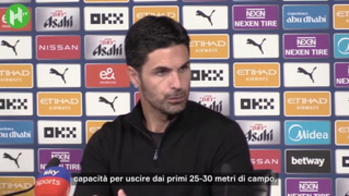 Mikel Arteta, allenatore dell'Arsenal, è rimasto impressionato dalla prestazione di Riccardo Calafiori contro il Manchester City. Il difensore italiano ha segnato il primo gol dell'Arsenal all'Etihad Stadium nel settembre 2024.