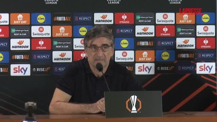 La Roma parte con un pareggio nella prima giornata della nuova Europa League. I giallorossi impattano 1-1 all'Olimpico contro l'Athletic Bilbao. Indurimento al flessore sinistro per Dybala, uscito all'intervallo. "Non era una staffetta pensata quella di Dybala, era un cambio obbligato. Ha avuto un piccolo fastidio, ora vediamo. Non vogliamo rischiare nulla, non possiamo parlarne ora" ha detto in conferenza stampa l'allenatore dei capitolini, Ivan Juric. Sui tifosi ha poi aggiunto: "Ho avuto la sensazione che si stessero divertendo, speriamo di prolungare questi momenti e che la squadra possa riconquistarli. Quando giochi bene esce tutto l'amore possibile. I ragazzi sono convinti che possono ribaltare la situazione e penso che ce la faranno".