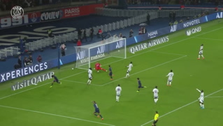 Il PSG è rimasto in vetta alla Ligue 1 dopo l'impressionante vittoria per 4-2 in casa contro lo Strasburgo grazie alle reti di Senny Mayulu, Marco Asensio, Bradley Barcola e Lee Kang-in. Si tratta della quinta vittoria al Parco dei Principi in questa stagione.