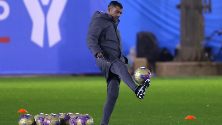 AC Milan's Portuguese coach Sergio Conceicao leads a training session in Riyadh on January 2, 2025, on the eve of their Italian Super Cup semi-final football match against Juventus. (Photo by Fayez NURELDINE / AFP)