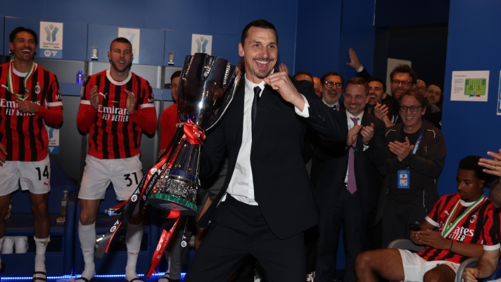 RIYADH, SAUDI ARABIA - JANUARY 06:  Zlatan Ibrahimovic of AC Milan celebrates with the trophy after winning the Italian Super Cup Final match between FC Internazionale and AC Milan at  Al- Awwal Park Stadium on January 06, 2025 in Riyadh, Saudi Arabia. (Photo by Claudio Villa/AC Milan via Getty Images)