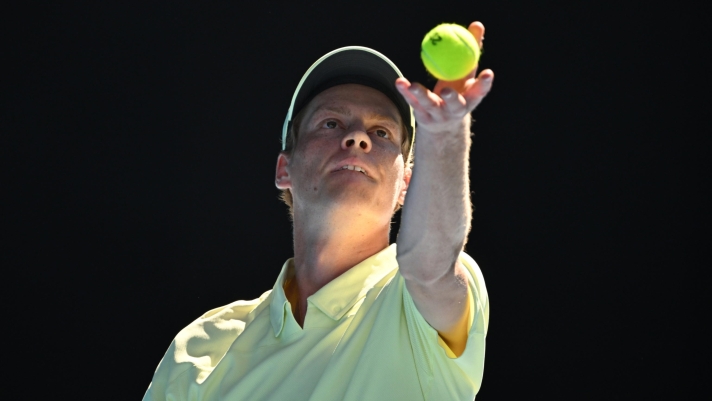 epa11810801 Jannik Sinner of Italy in action during a charity match against Alexei Popyrin of Australia in Melbourne, Australia, 07 January 2025.  EPA/JAMES ROSS  AUSTRALIA AND NEW ZEALAND OUT