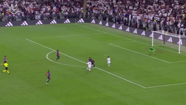 Il Barcellona non ha avuto piet e ha rifilato cinque gol al Real Madrid per aggiungere un'altra Supercoppa spagnola alla bacheca. Guarda gli highlights e i gol di Yamal, Raphinha, Lewandowski, Balde, Mbapp e Rodrygo.