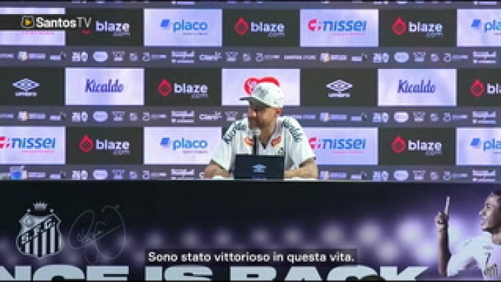 Guarda un estratto della conferenza stampa di Neymar al suo ritorno al Santos. Lattaccante brasiliano si  commosso parlando del rapporto con suo padre e dellimportanza del suo ritorno nel calcio brasiliano.