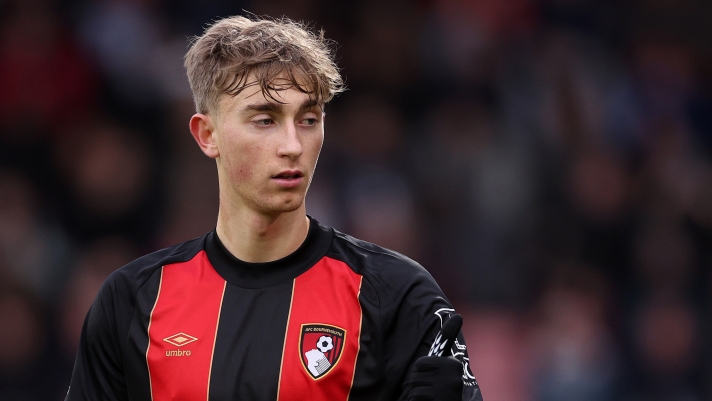 BOURNEMOUTH, ENGLAND - JANUARY 25:  Dean Huijsen of AFC Bournemouth gives a thumbs up during the Premier League match between AFC Bournemouth and Nottingham Forest FC at Vitality Stadium on January 25, 2025 in Bournemouth, England. (Photo by Warren Little/Getty Images)