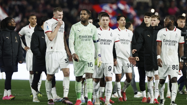 Milan's players show their dejection at the end of  the Italian Serie A soccer match Bologna FC vs AC Milan at Renato Dall'Ara stadium in Bologna, Italy, 27 February 2025 . ANSA /ELISABETTA BARACCHI