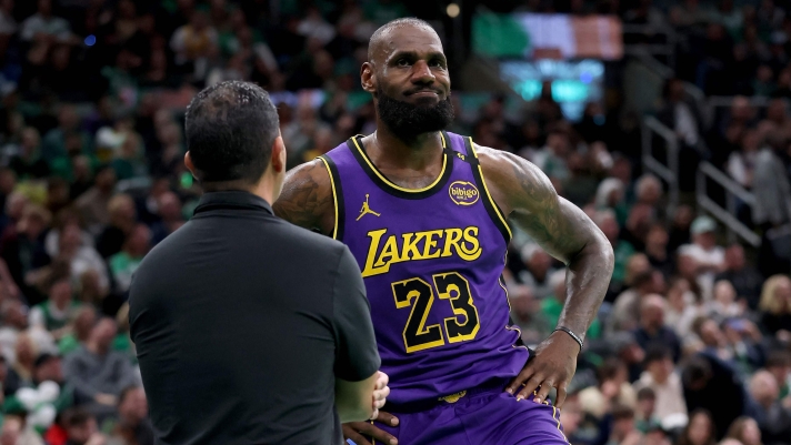 LeBron James uscito per infortunio durante Celtics-Lakers