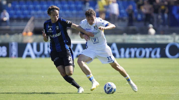 Tjas Begic, Frosinone durante la partita tra Pisa e Frosinone del Campionato italiano di calcio SerieB BKT 2024/2025 - Stadio Romeo Anconetani-Cetilar Arena Pisa, Italia - 01 Maggio 2025 - Sport (foto di Alessandro La Rocca/LaPresse)