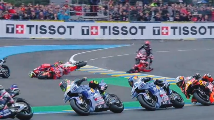 Pecco Bagnaia cade in gara a Le Mans