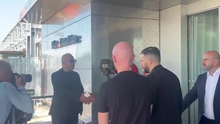 Прибытие футболиста