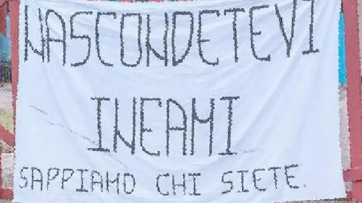 Assalto al bus a Rieti, spunta uno striscione di minacce ai testimoni. Nuovi controlli tra gli ultras