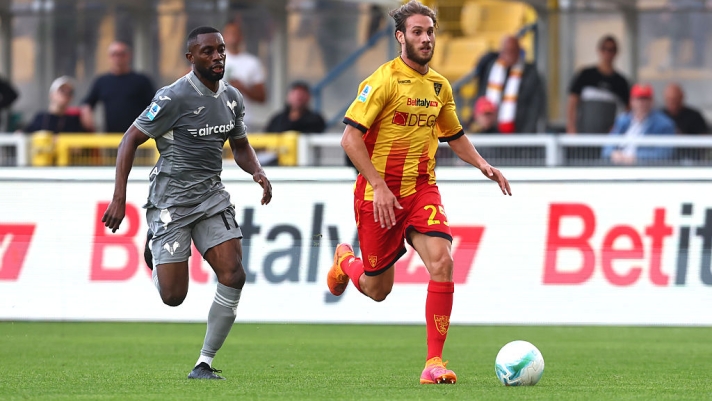  Antonino Gallo of US Lecce during the Serie A match between US Lecce and Hellas Verona FC at Stadio Via del Mare on November 08, 2025 in Lecce, Italy. (Photo by Maurizio Lagana/Getty Images)
