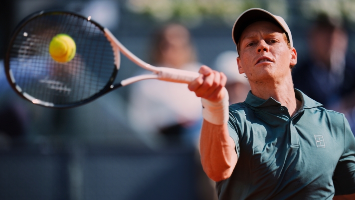 Jannik Sinner of Italy returns the ball to Benjamin Bonzi of France during the Madrid Open tennis tournament in Madrid, Friday, April 24, 2026. (AP Photo/Manu Fernandez)    Associated Press / LaPresse Only italy and spain