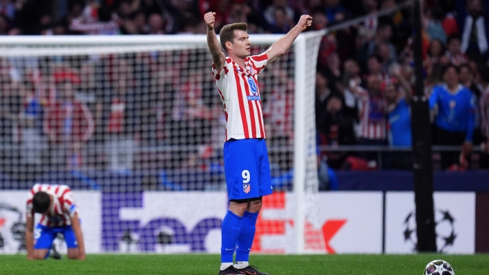 Atletico Madrid's Alexander Sorloth celebrates at the end of the Champions League quarterfinal second leg soccer match between Atletico Madrid and Barcelona in Madrid, Spain, Tuesday, April 14, 2026. (AP Photo/Manu Fernandez)