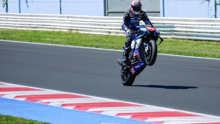 Misano accende la stagione del Civ con una Superbike da record