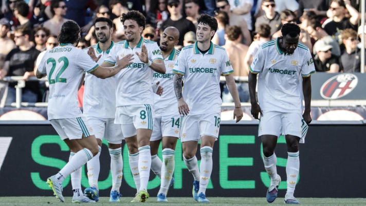 Roma's  Neil El Aynaoui  jubilates with his teammates after scoring the goal during the Italian Serie A soccer match Bologna FC vs AS Roma at Renato Dall'Ara stadium in Bologna, Italy, 25 April 2026. ANSA /SERENA CAMPANINI