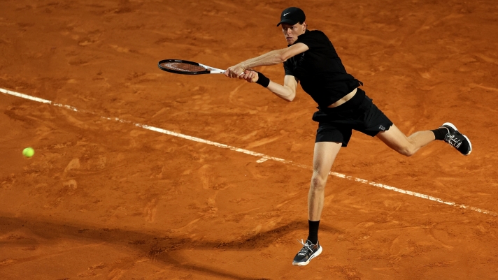  Jannik Sinner of Italy plays a backhand against Sebastian Ofner of Austria during the Men's Singles Round of 64 match on Day Five of Internazionali BNL D'Italia 2026 at Foro Italico on May 09, 2026 in Rome, Italy.  (Photo by Julian Finney/Getty Images)