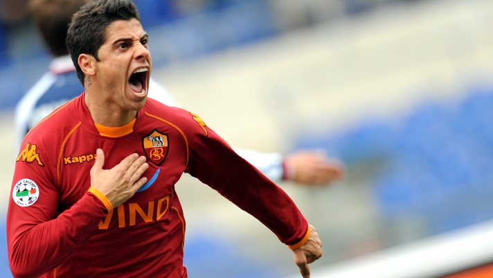 20090208 - ROMA - SPO - CALCIO: SERIE A; ROMA-GENOA. L'esultanza del difensore brasiliano della Roma, Cicinho, dopo il goal del vantaggio giallorosso, oggi allo stadio Olimpico di Roma.
ANSA/ETTORE FERRARI/FRR/DRN