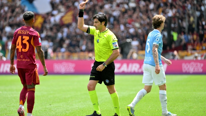 ROME, ITALY - MAY 17: The referee Fabio Maresca show a red card to Vinicius Wesley of AS Roma and NicolÃ² Rovella of SS Lazio during the Serie A match between AS Roma and SS Lazio at Stadio Olimpico on May 17, 2026 in Rome, Italy. (Photo by Marco Rosi - SS Lazio/Getty Images)