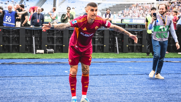 ROME, ITALY - MAY 17: AS Roma player Gianluca Mancini celebrates during the Serie A match between AS Roma and SS Lazio at Stadio Olimpico on May 17, 2026 in Rome, Italy. (Photo by Luciano Rossi/AS Roma via Getty Images)